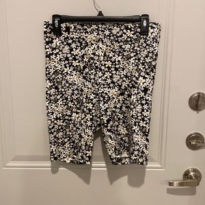 Old navy size M bike shorts